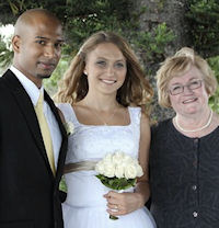 Anban and Sabina with Brisbane Marriage
Celebrant, Jennifer Cram, after their wedding at
Newstead Park